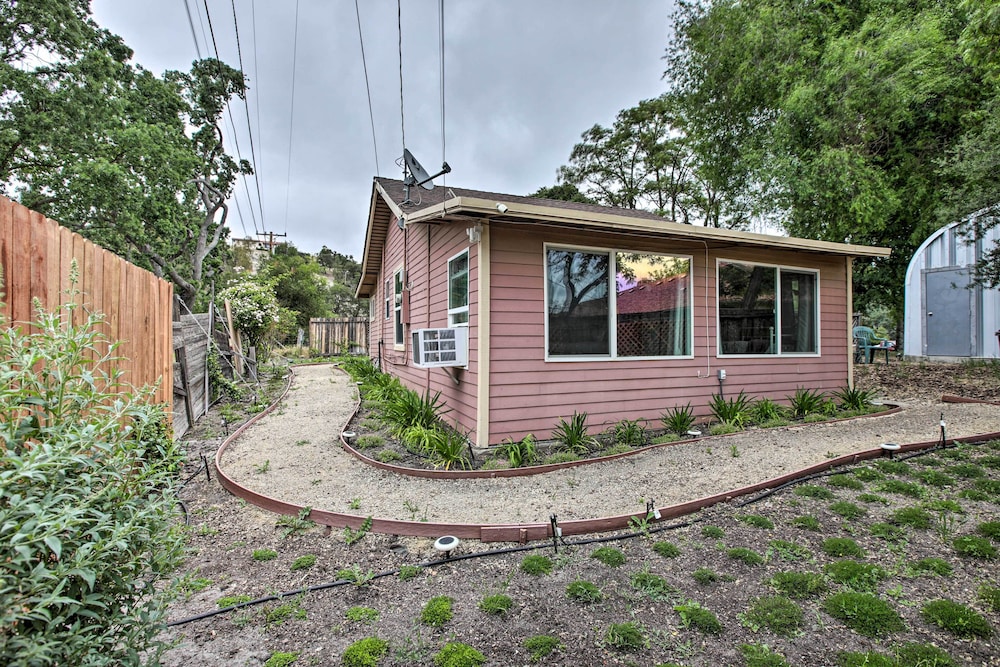 Cozy Abode w/ Patio, 16 Mi to San Luis Obispo view 4