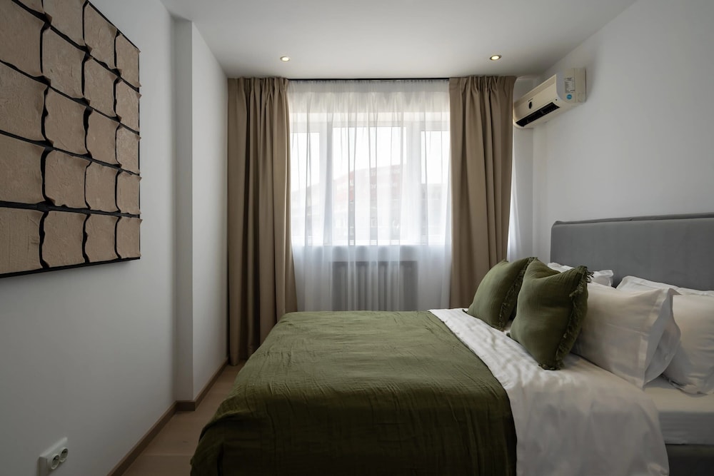 Grand 3BR Near Athenaeum Calea Victoriei