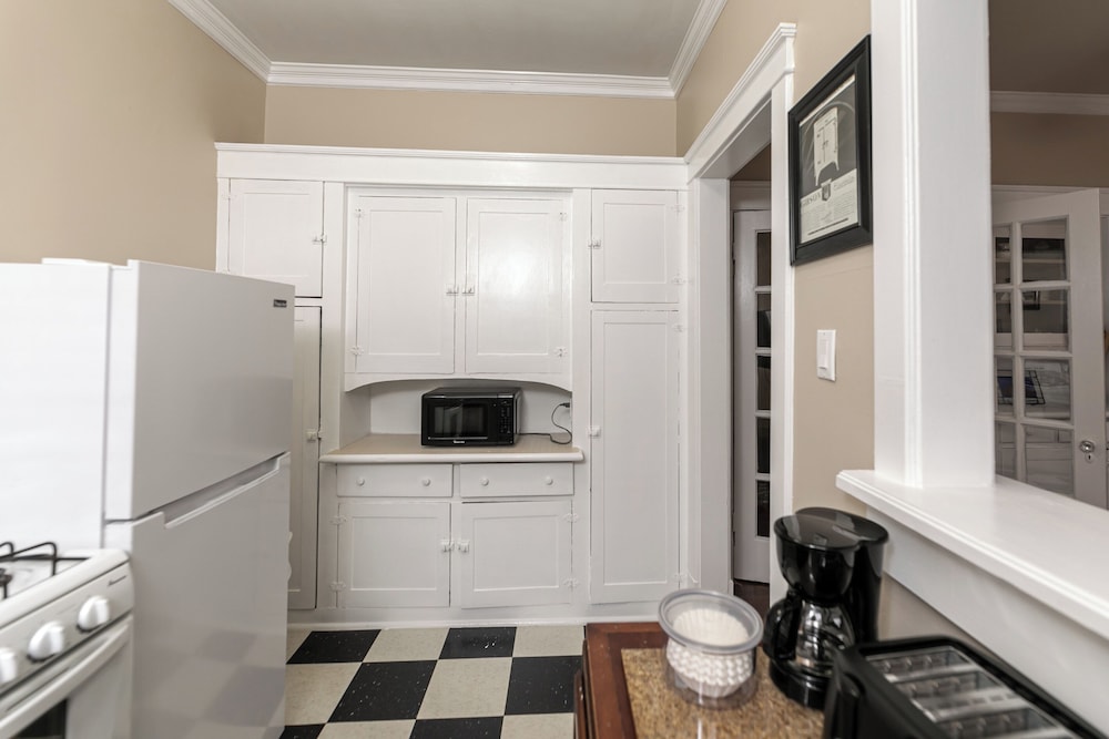 Memphis Belvedere Suites