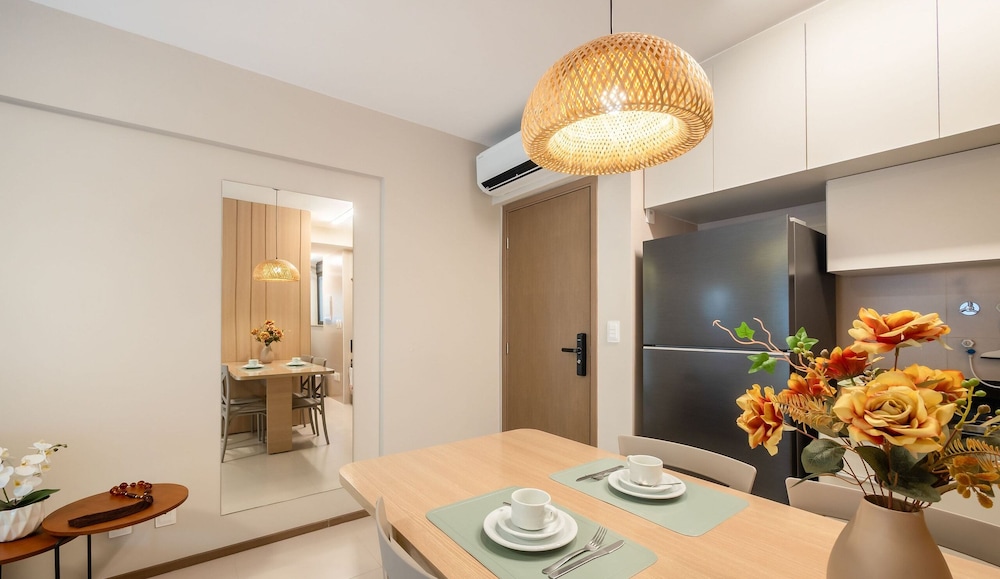 Cozy and Charming Apt in Salvador Ita0304