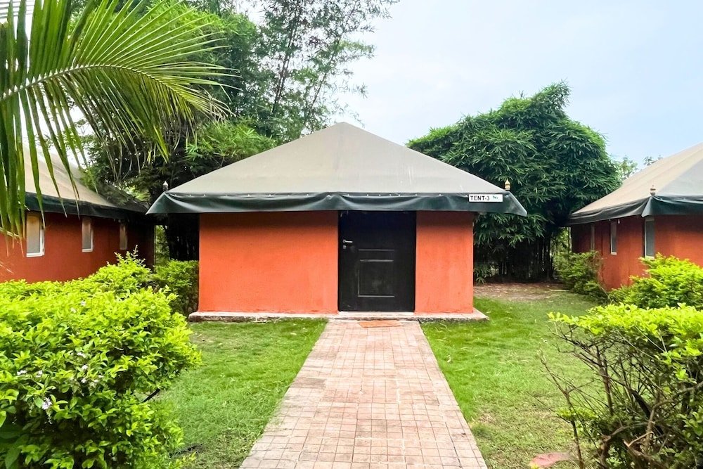 Alaya Stays Nehamrit Glamping Cottage