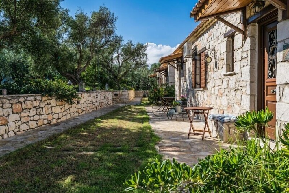 Kavos Psarou Villas