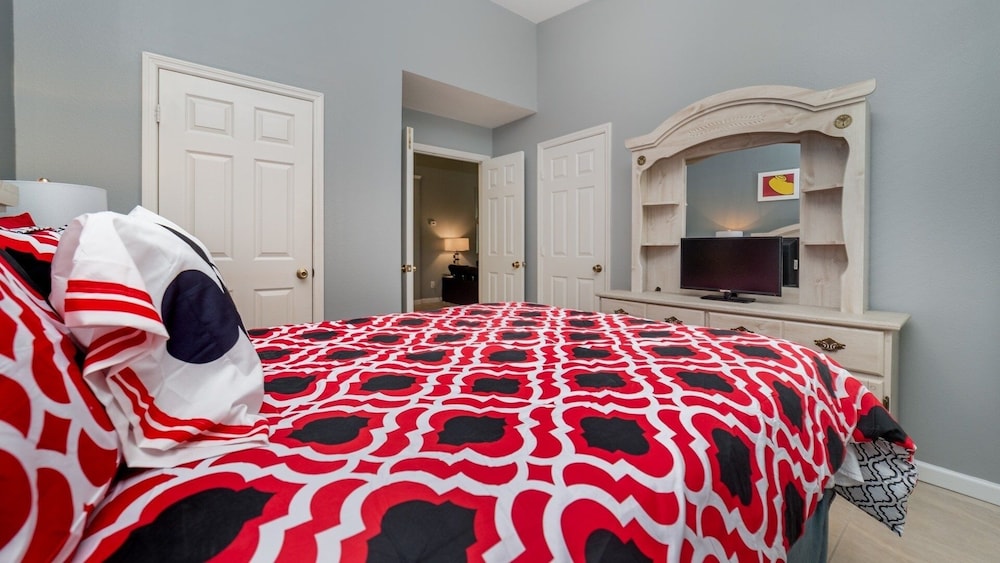 Windsor Palms Resort 4 Bedroom Home with Game Room 4 Home