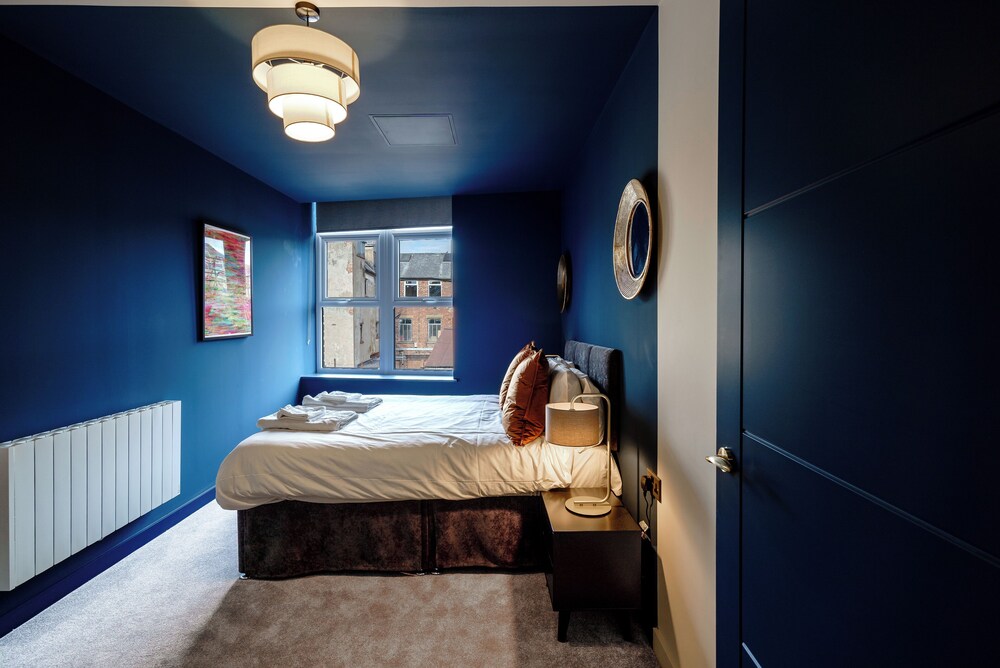 Renaissance House Apartments