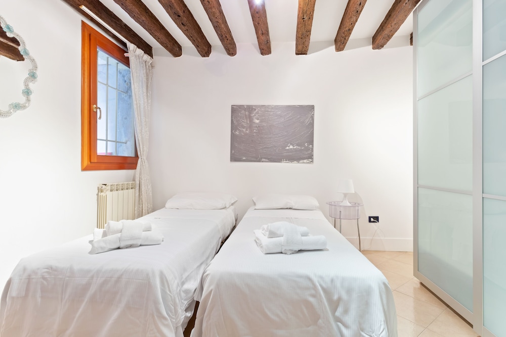 Riva Di Biasio Lovely Flat