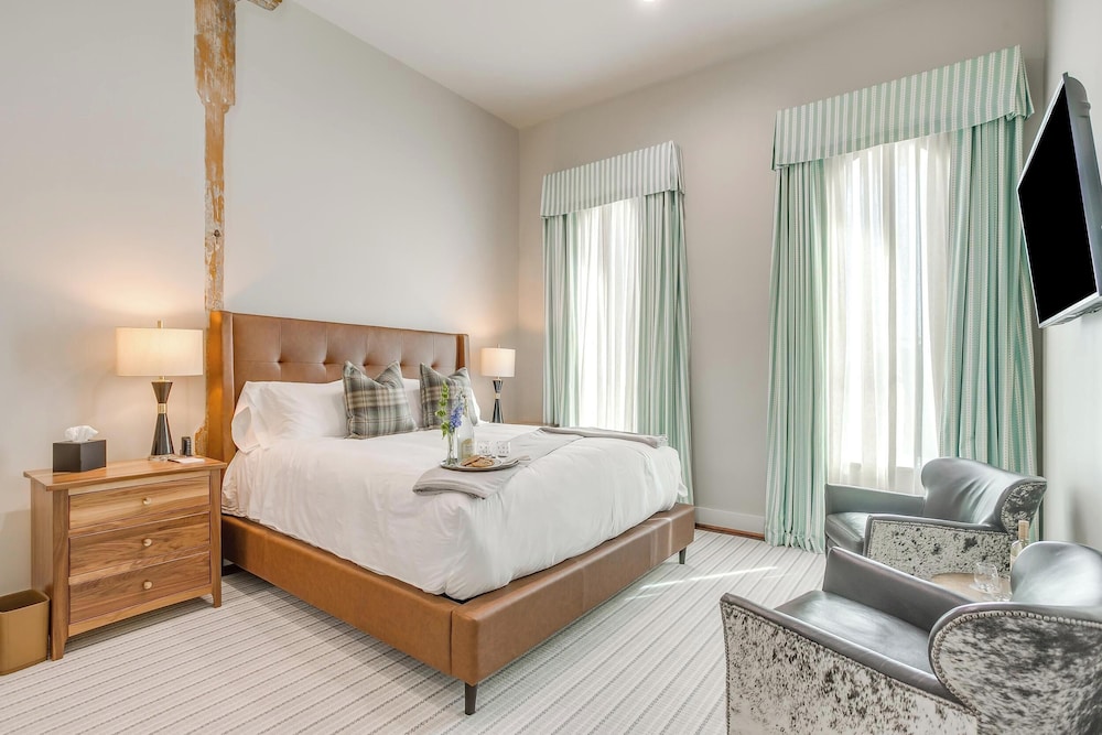 Nutt House Hotel