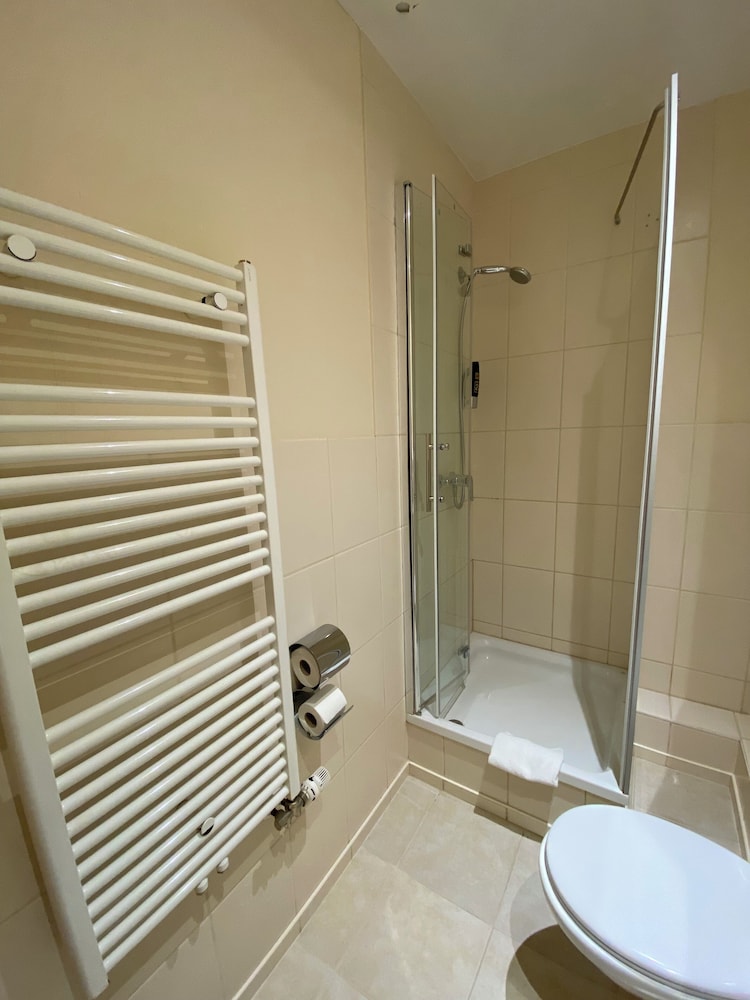 Singer109 Hostel