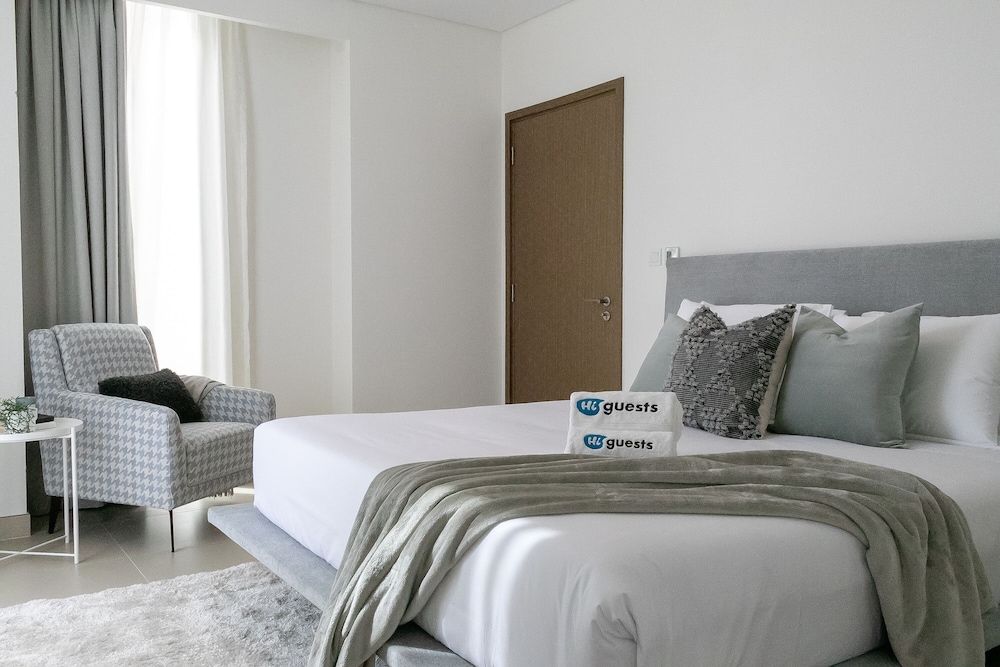 HiGuests - EMAAR 52-42