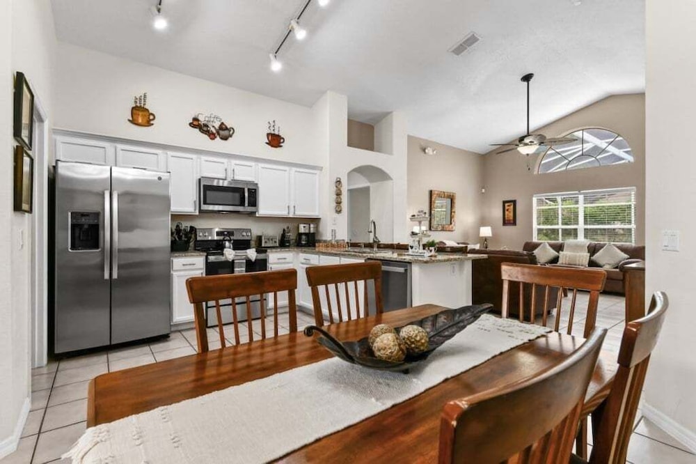 Oak Island Gem Cozy 4br Pool Home Near Disney 4 Bedroom Villa