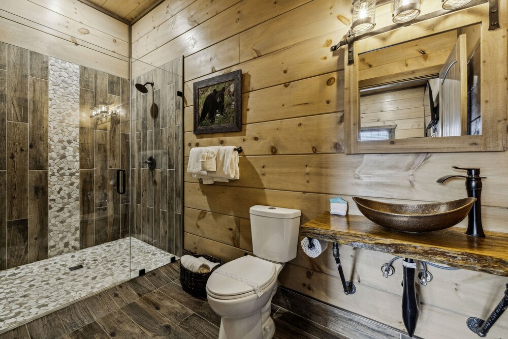 Grand Splash Lodge 6 Bedroom Cabin