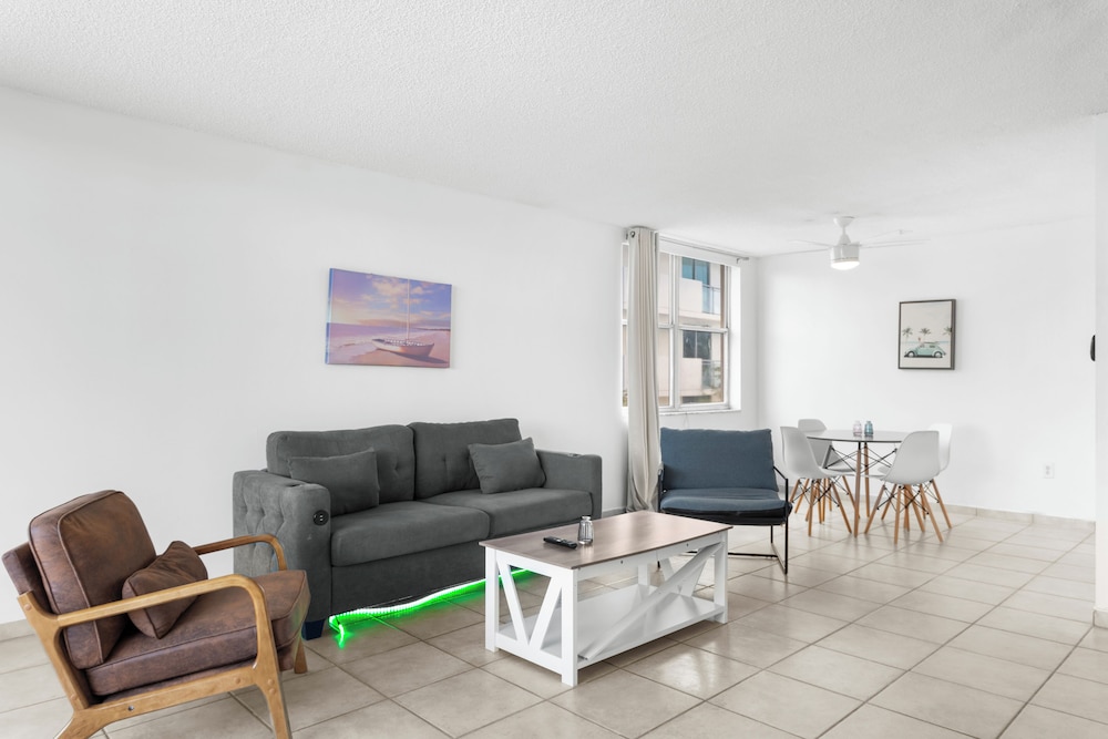 Bay Harbor Sunset Apt 3A