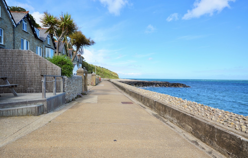 The Breakwaters