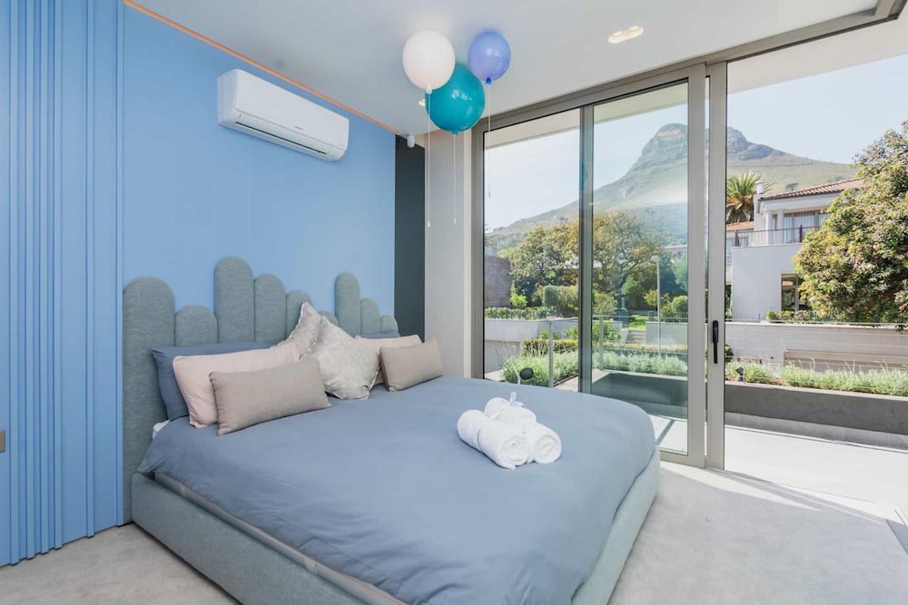 Grand Camps Bay 5bed w Views Pool Gym Villa Serena