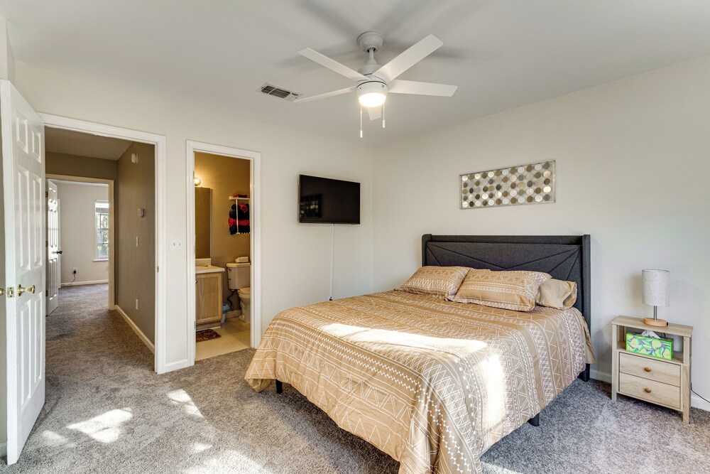 3 Mi to Fsu: Townhome w/ Patio in Tallahassee!