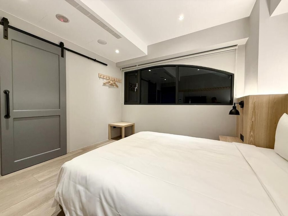 N2 Hotel