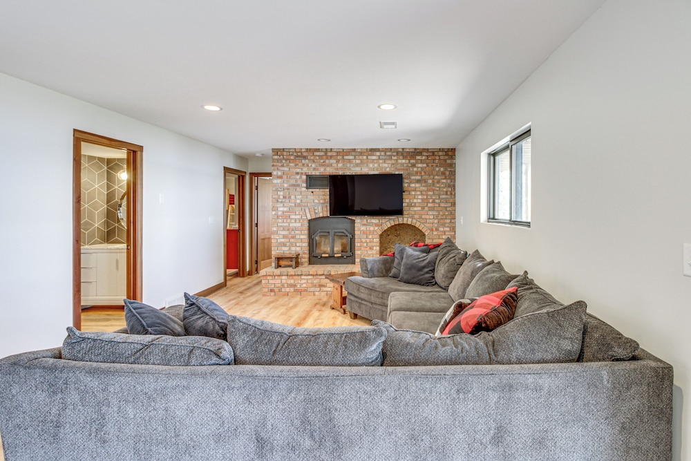 Private Beach & Dock: White Sand Lake Retreat!