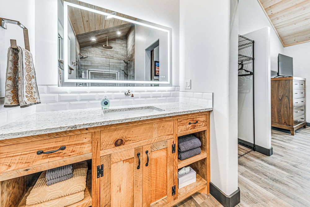 Walkable Location & Scenic Views: Ruidoso Cabin!