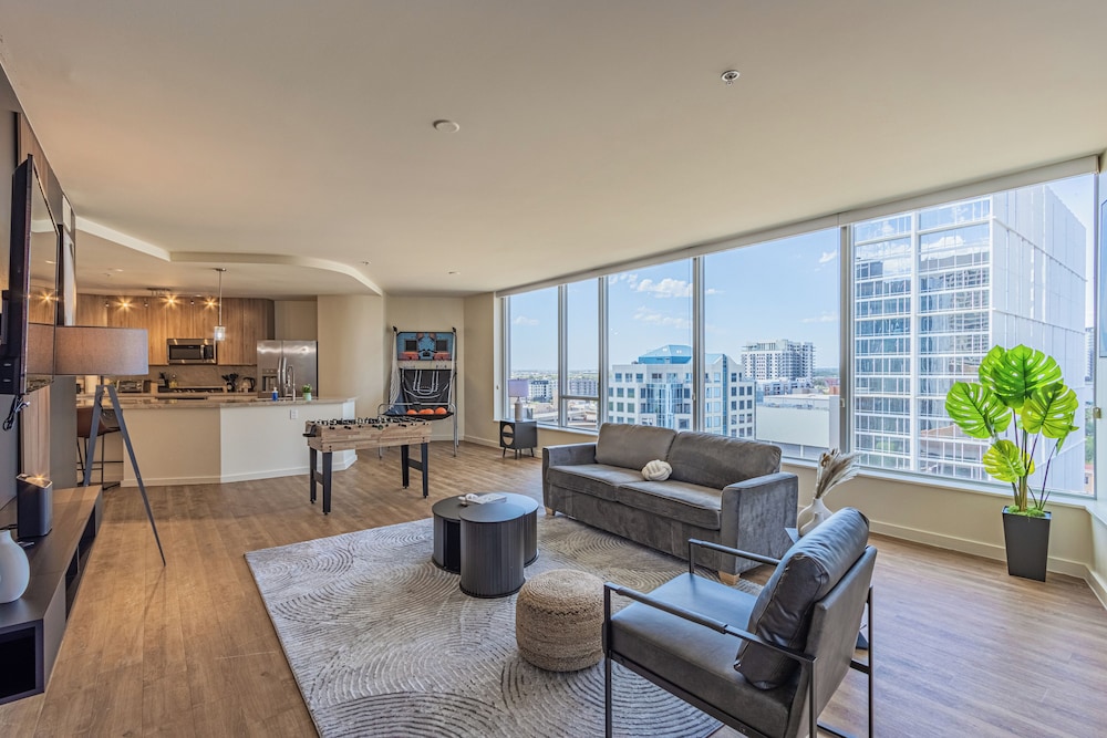 ROVE LIVING/KL - 44 Monroe