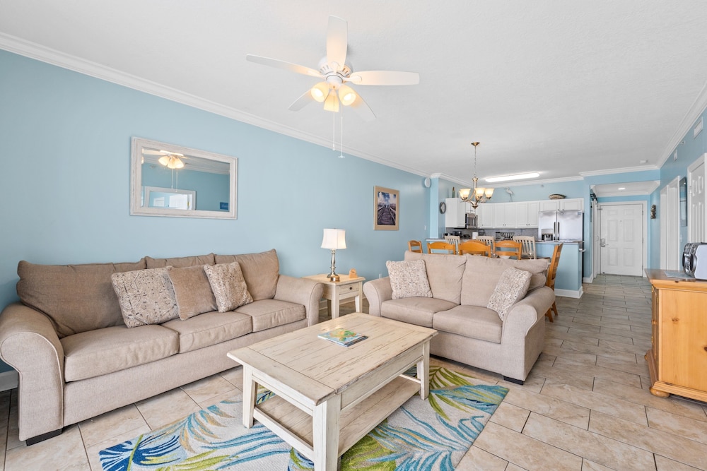 Twin Palms by Book That Condo