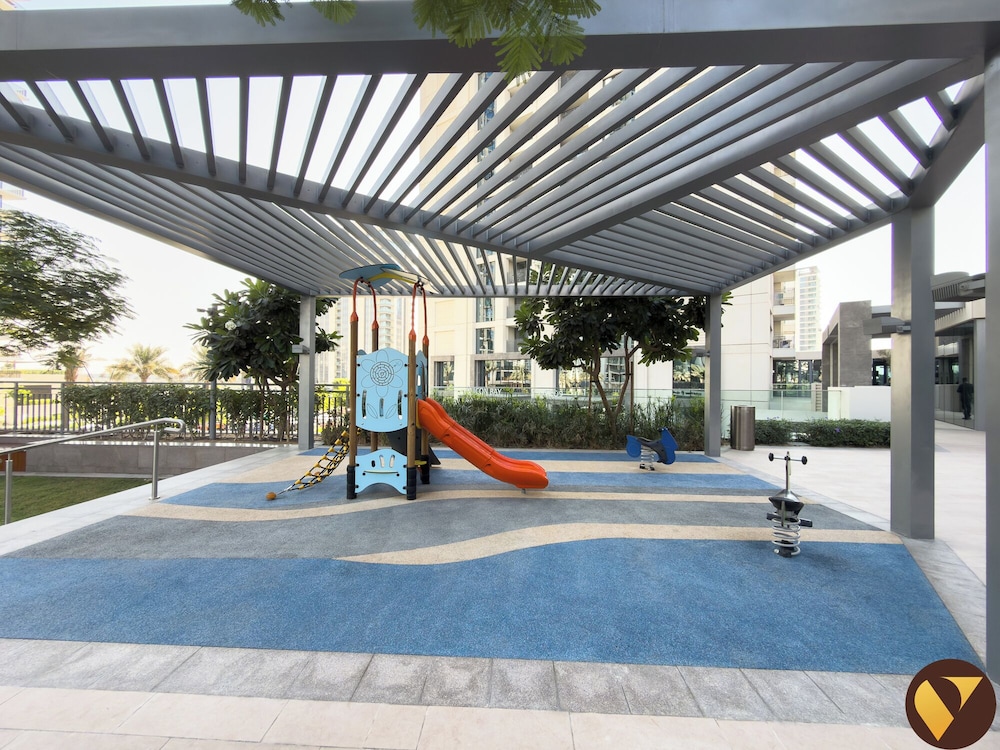 17 Icon Bay Creek Harbour near Downtown