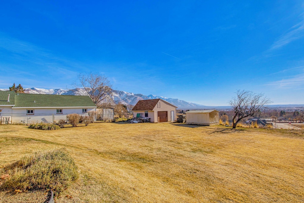 Ski, Hike & Relax: Ogden Apt w/ Patio!