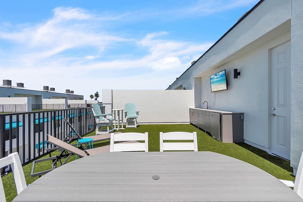 Azul Townhomes A5