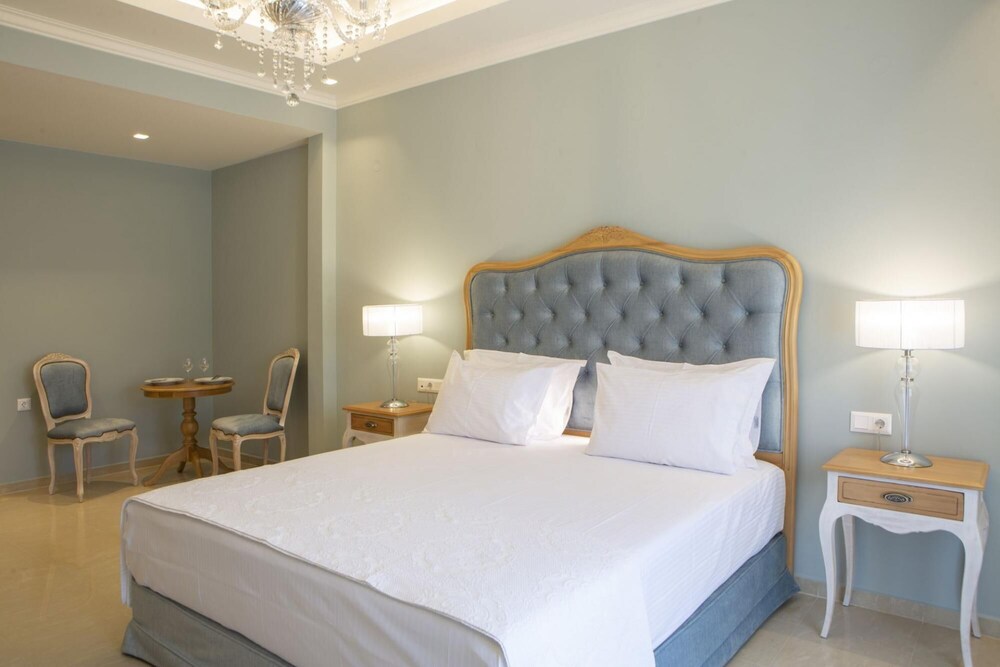 VK Luxury Suites - Private Parking - Adults Only photo 2