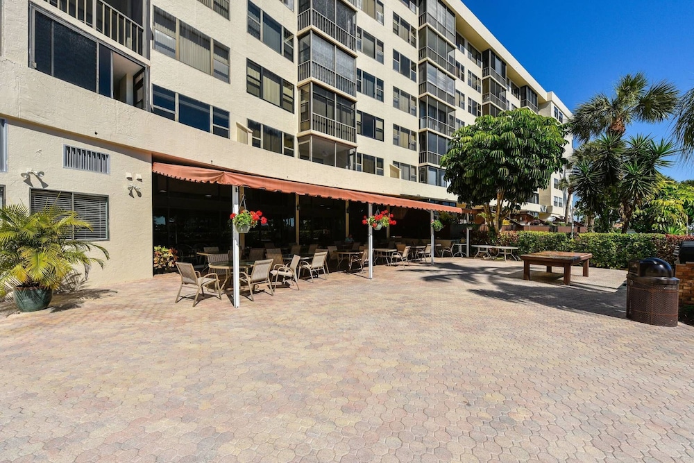 Harbor Towers Ocean View Escape