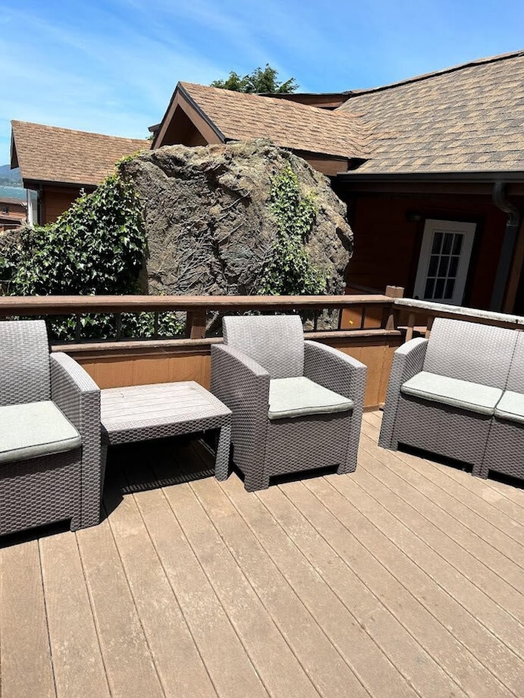 Oceanview Cabin 20 Private Jacuzzi Large Deck