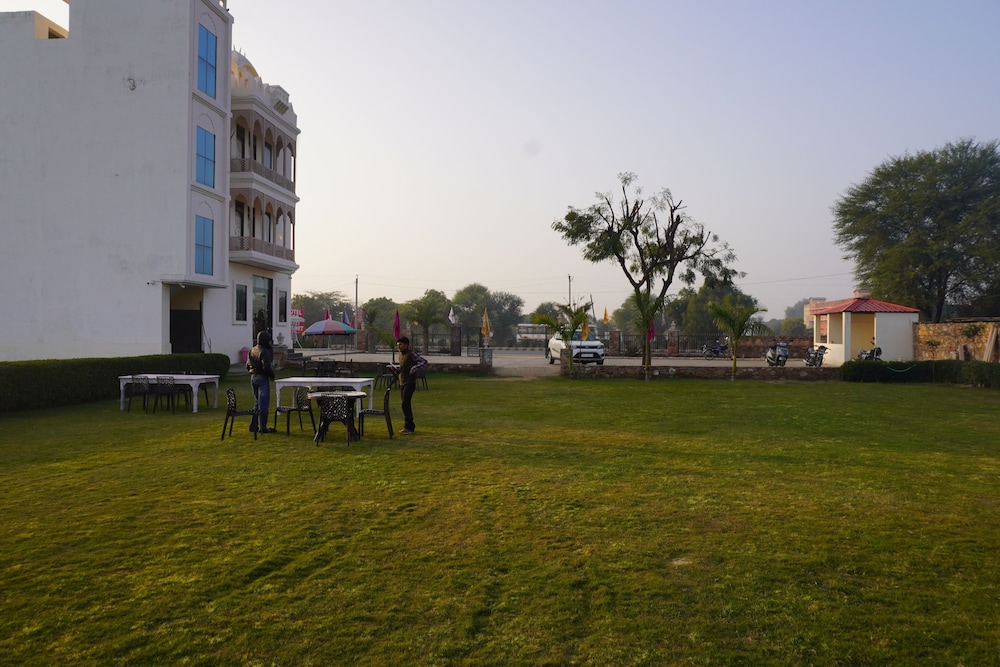 Eco Fort Resort
