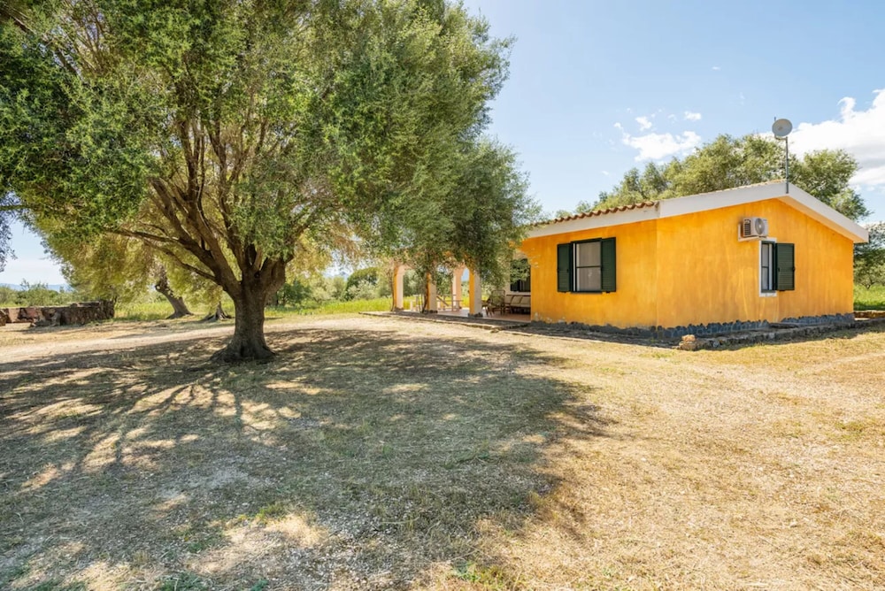 Lovely Cottage With Garden Near Orosei