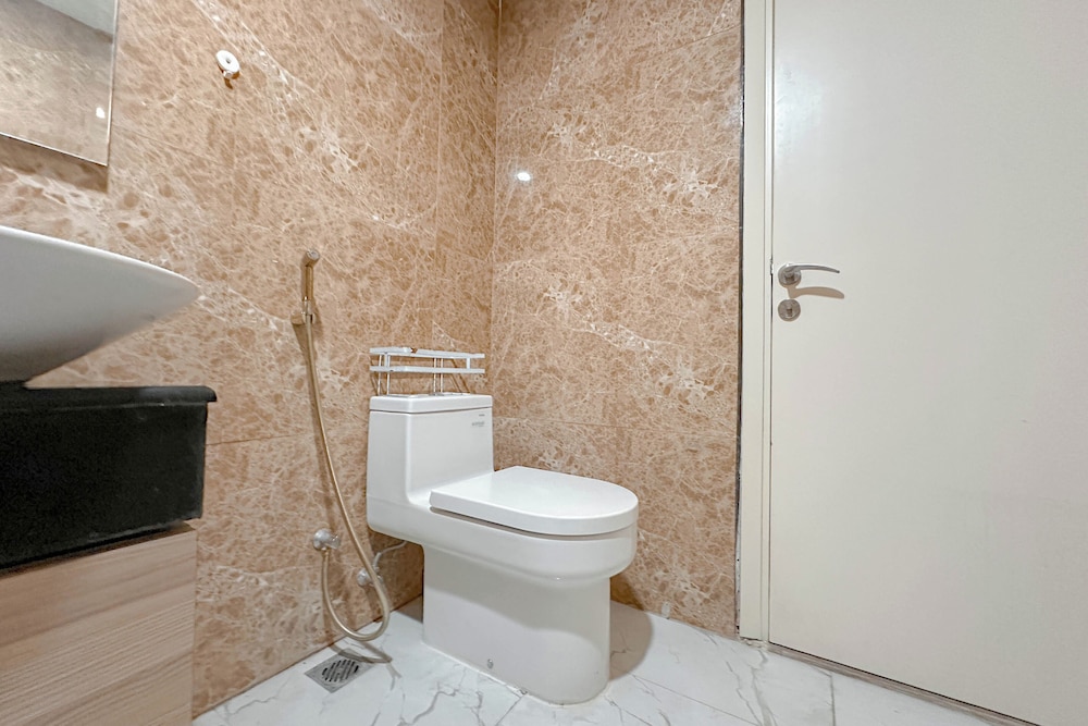 Cozy And Spacious 1Br At Grand Sungkono Lagoon Apartment