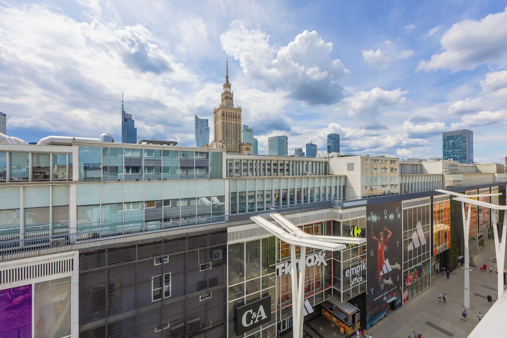 Warsaw Studio in City Center by Renters