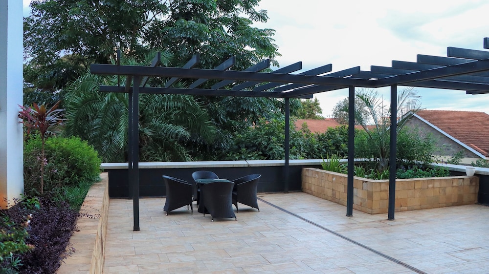 Astoria 1 BR with Gym &Pool In Lavington