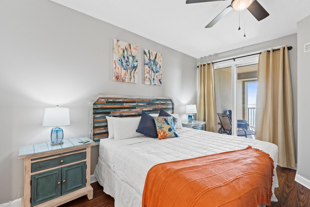 Grand Panama Beach Resort by Book That Condo