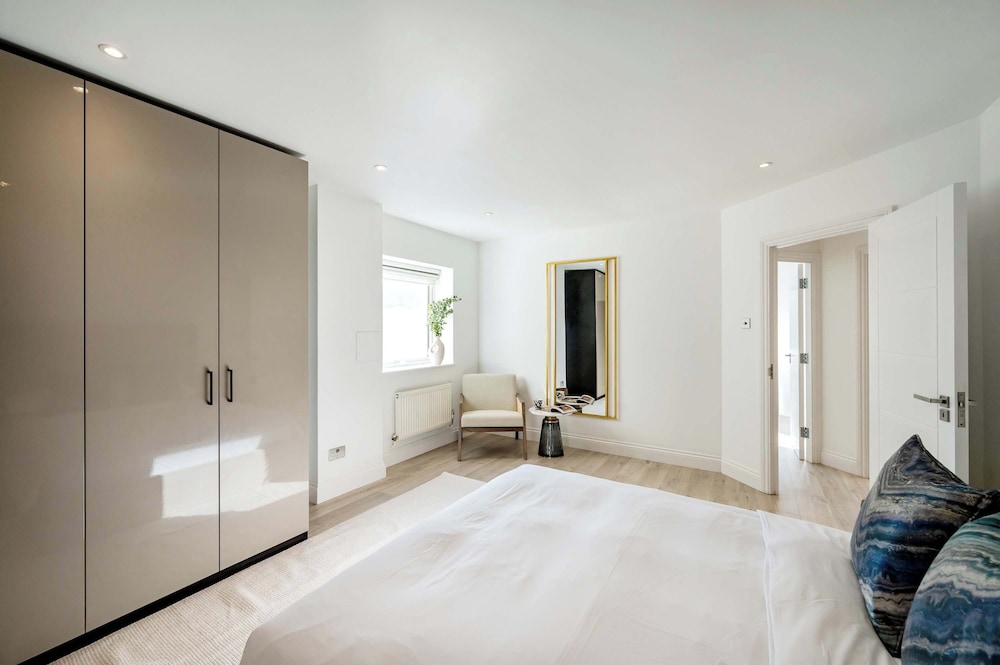 Lords Living -3 bed in Regents Park With Terrace