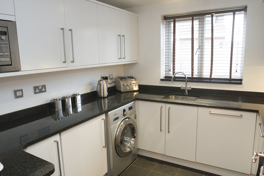2 Bed Apt in Chorleywood Near Station