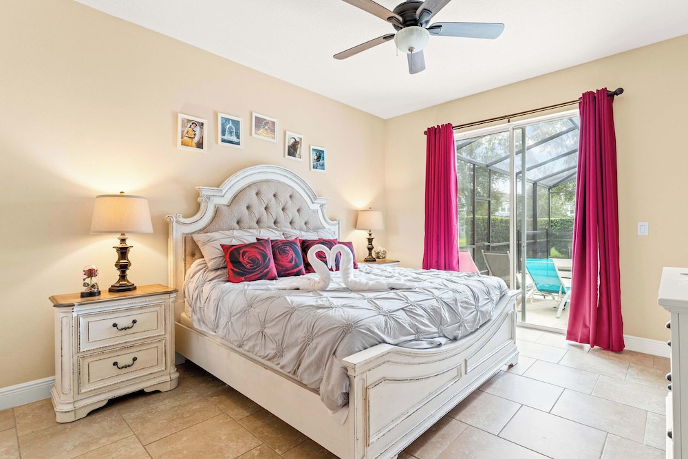 Solterra Bliss - Resort Stay for 13 w/ Pool, Hot Tub & Game Room