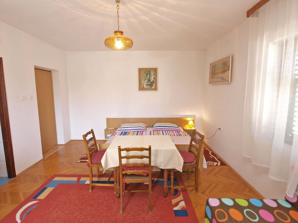 Apartment Ana 1068