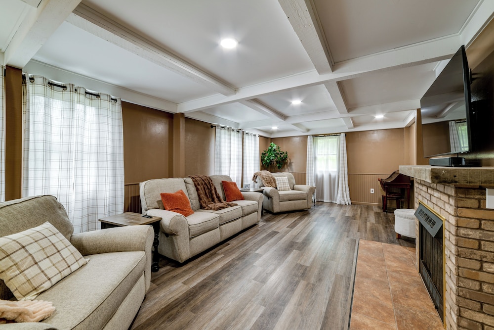 Riverfront Retreat w/ Near Boat Launch in Nineveh!