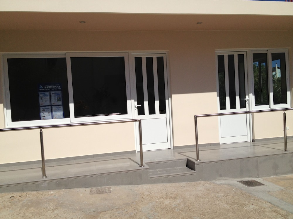 Amaryllis Front Beach Hotel view 2