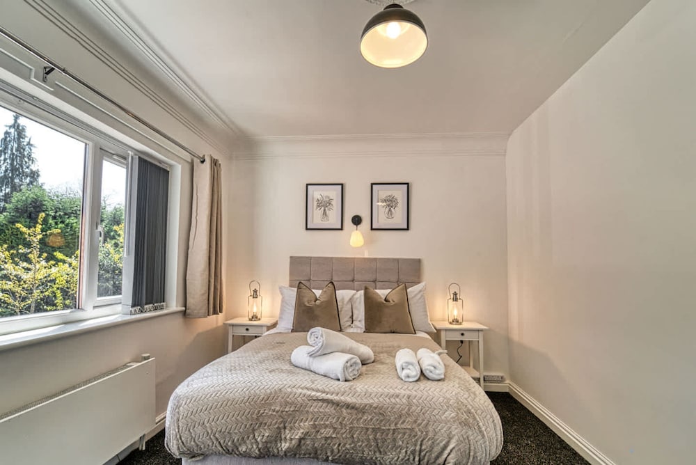 Host Stay Chester House Retreat
