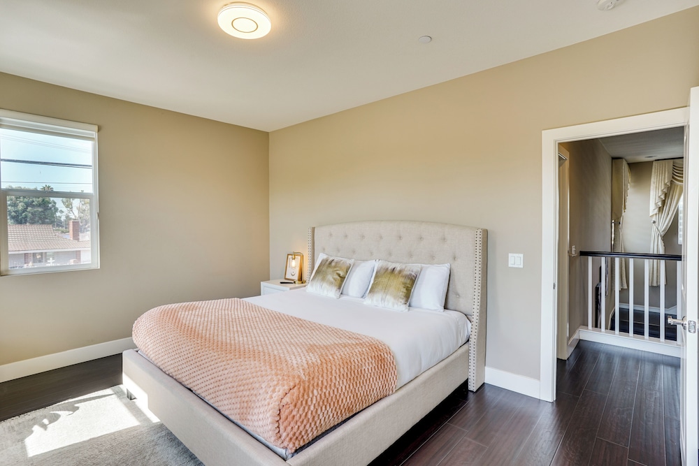 3 Mi to Disneyland: Home w/ Hot Tub + Game Room