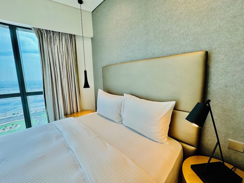 Venduras Cozy 3BR at Damac Tower