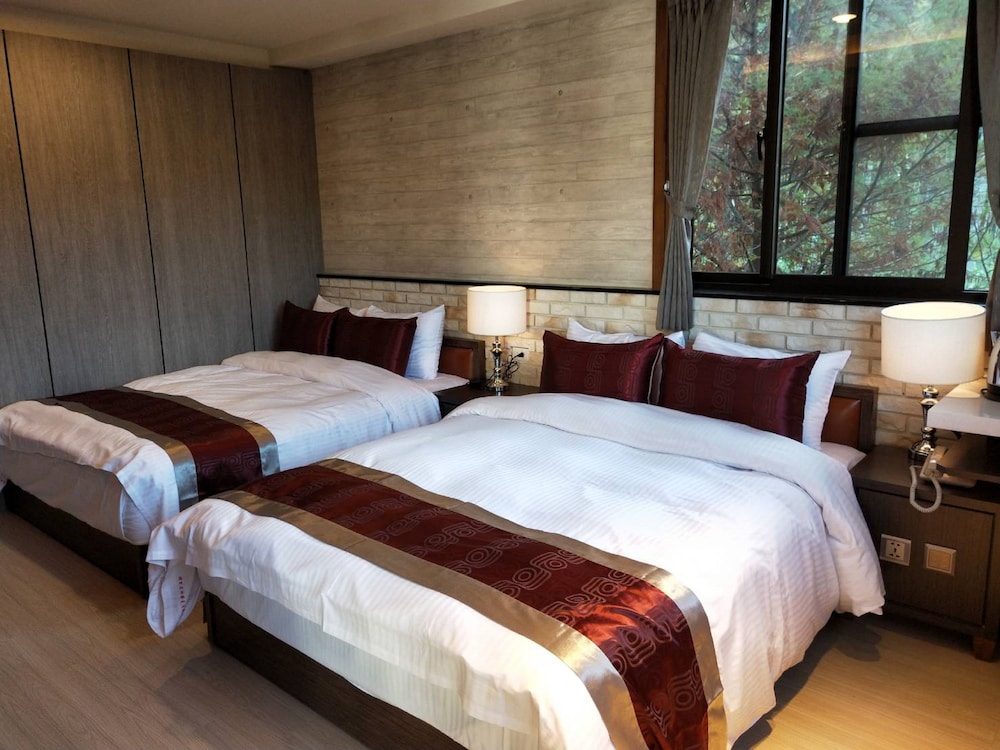 Huaman hot villa