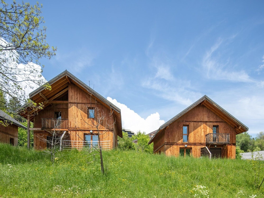 Chalet Retreat Near Slopes