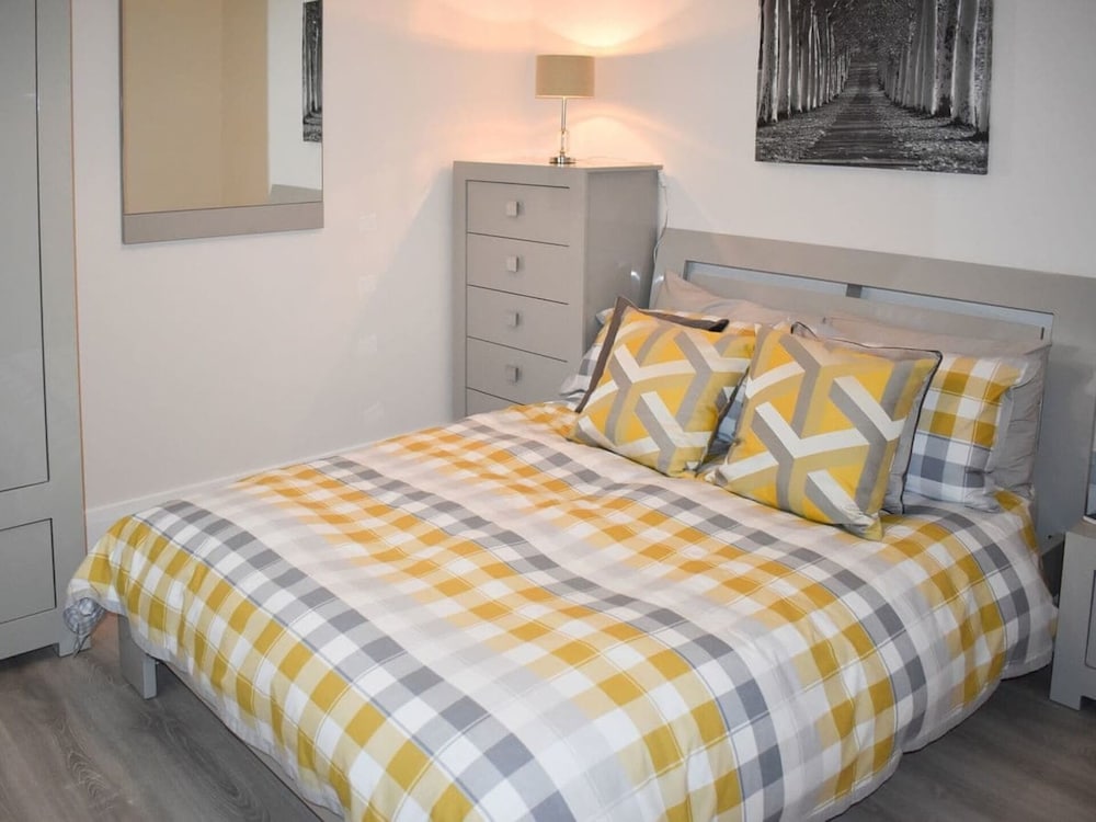 Rose Cottage Captivating 1-bed Cottage in Bangor view 3