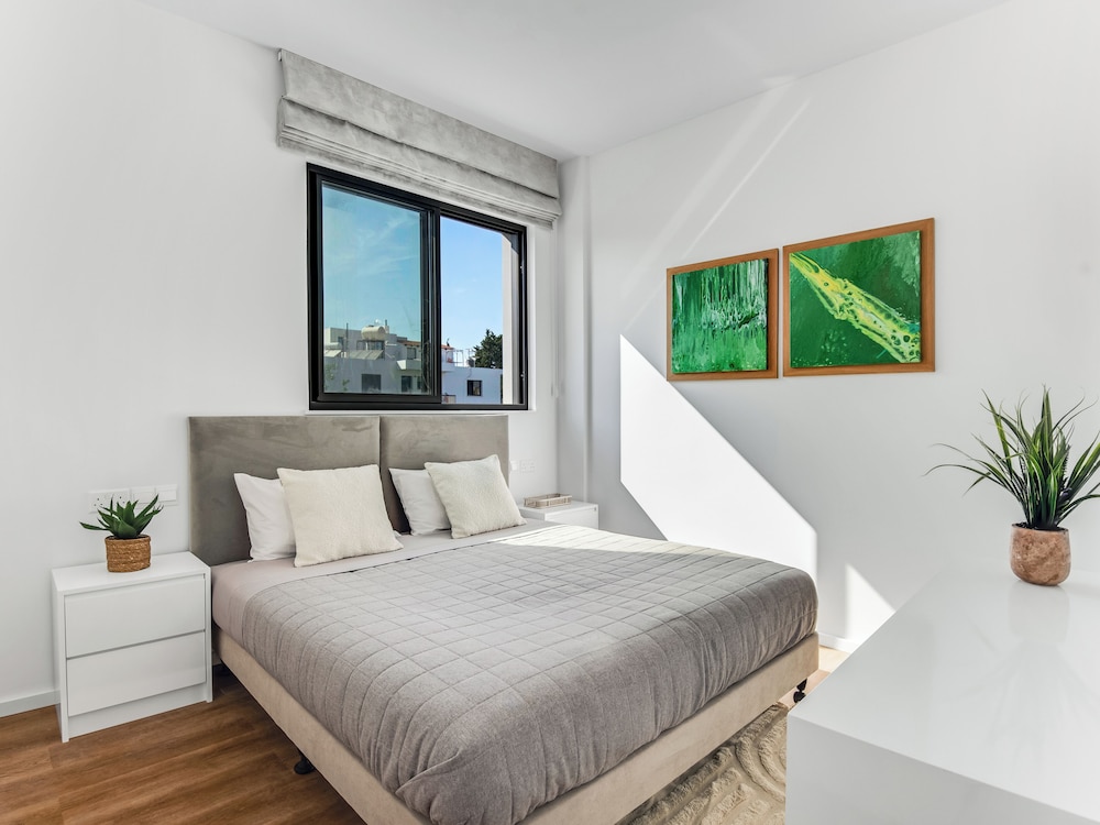 Sanders Olive Shared Pool Apartments