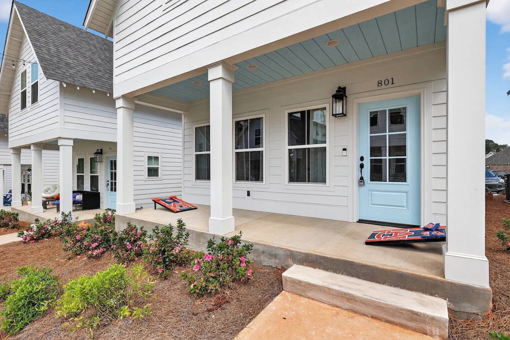Auburn Gameday Getaway 2 Bedroom Condo