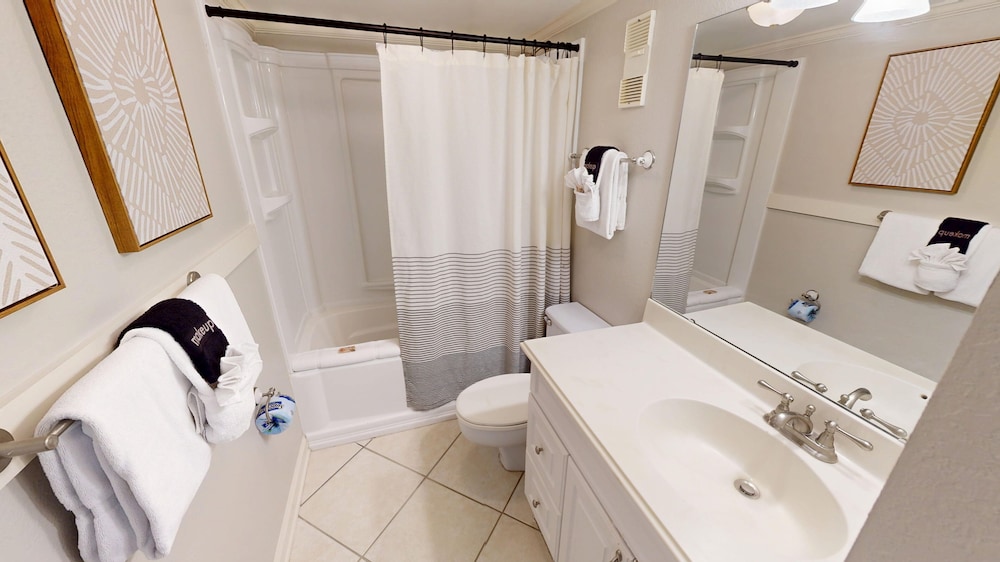 Shoreline Towers 1074 2 Bedroom Condo